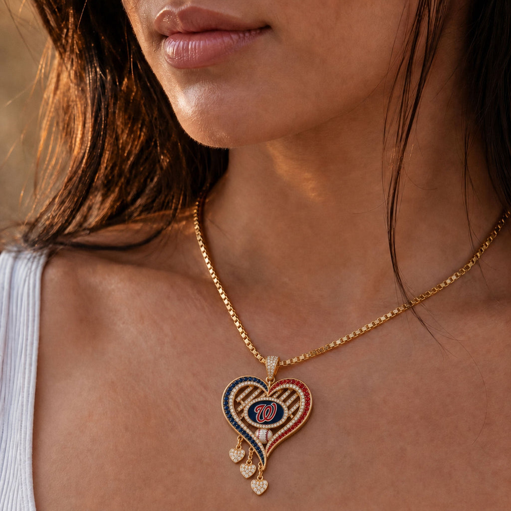 WNT Solid Gold Chain with Diamond Pendant BMD